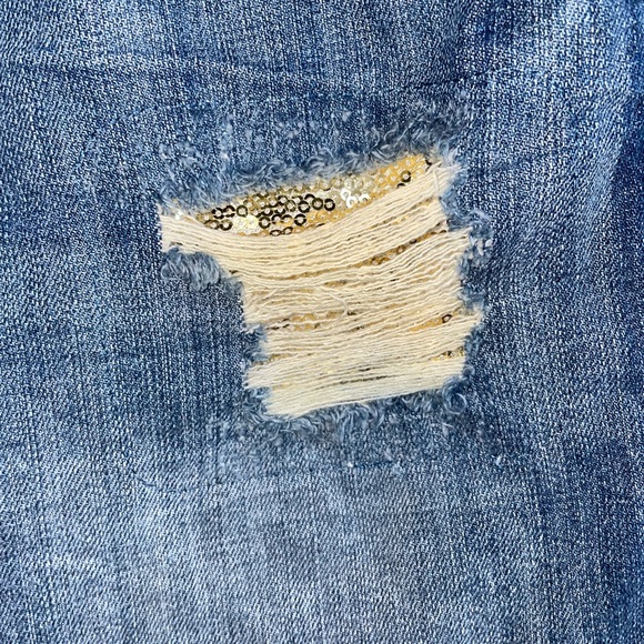 SALE ❤️‍🔥Elle Distressed Denim Mini - Picture 6 of 8